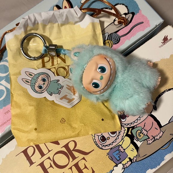 POP MART Labubu The Monsters Pin for Love 
Letter I 
Brand New - Picture 3 of 4